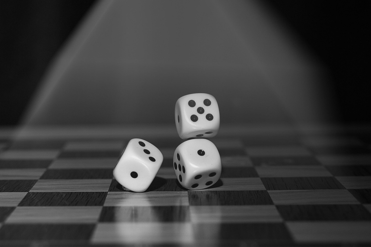 Card counting strategy — Hi-Lo system applied to blackjack