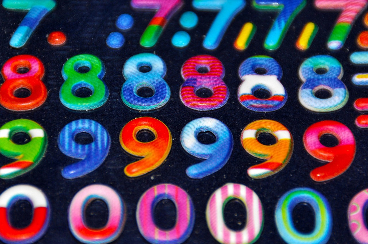 Baccarat cards showing natural 8 — the immediate-win two-card hand