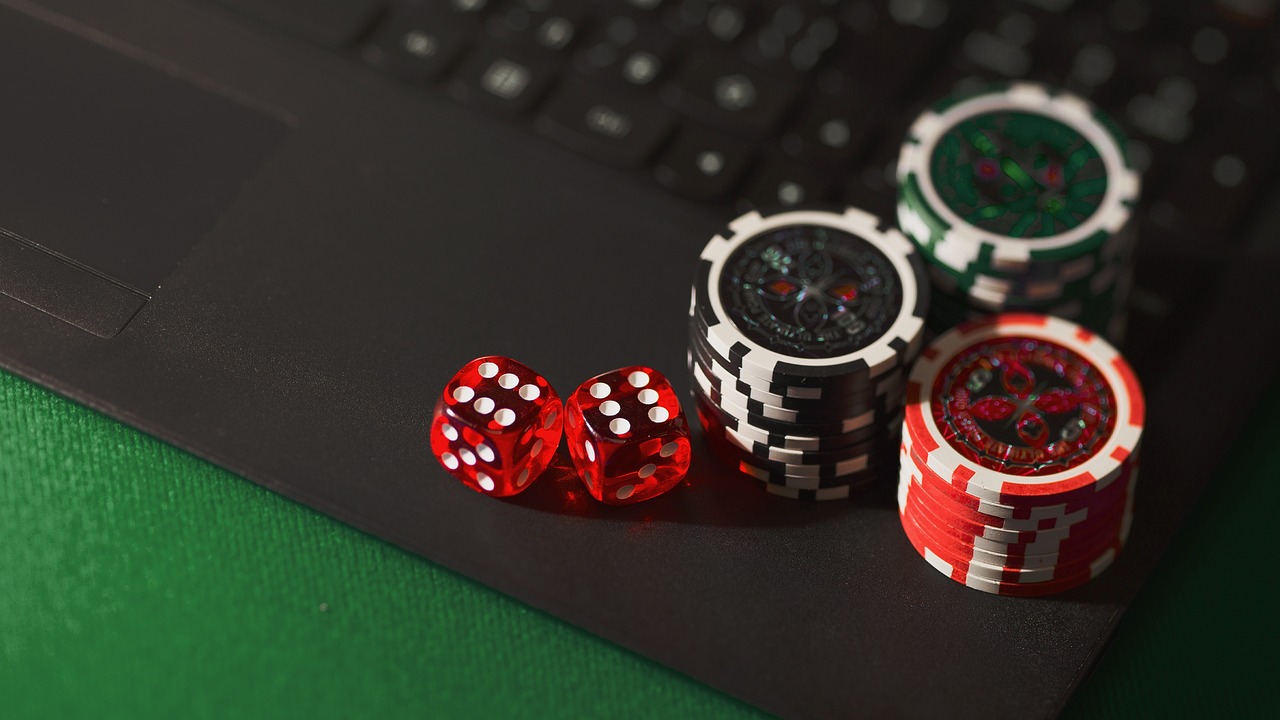Casino jackpot — the rare extreme behind progressive RTP claims